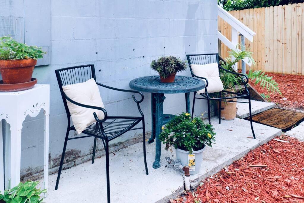 Hidden Couples Loft Retreat In Heights Foodie District Tampa Dış mekan fotoğraf