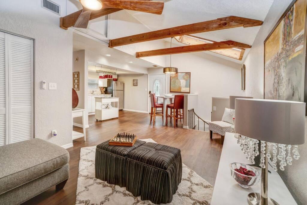 Hidden Couples Loft Retreat In Heights Foodie District Tampa Dış mekan fotoğraf