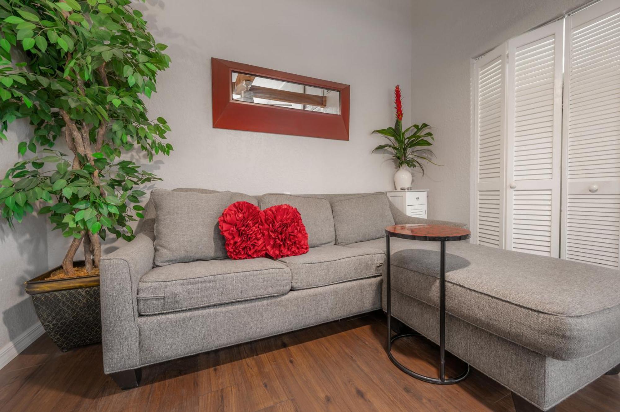 Hidden Couples Loft Retreat In Heights Foodie District Tampa Dış mekan fotoğraf