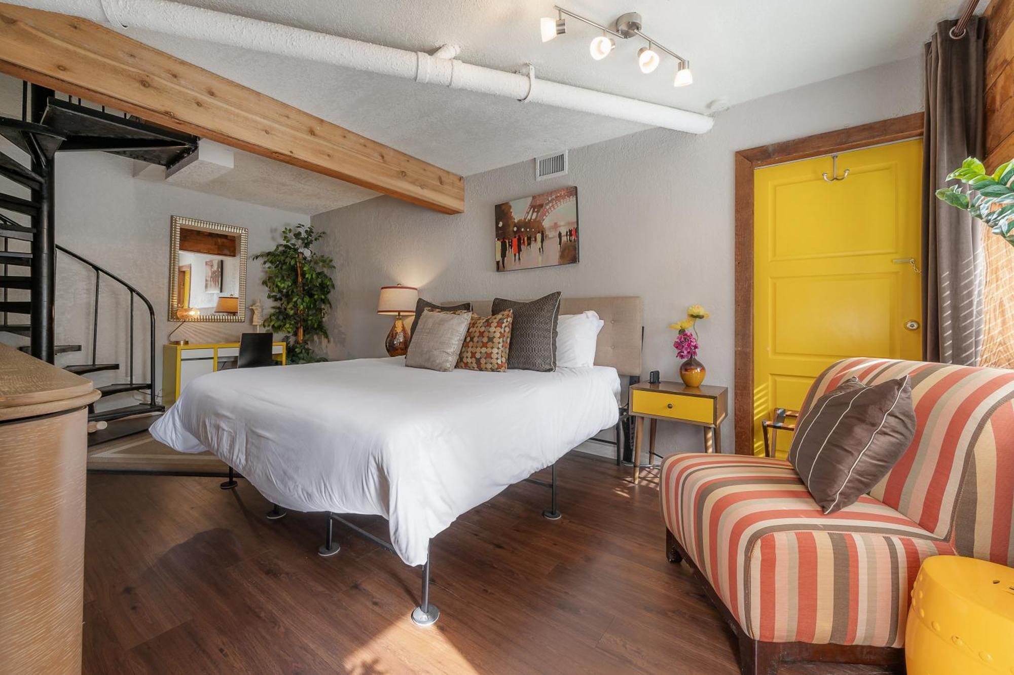 Hidden Couples Loft Retreat In Heights Foodie District Tampa Dış mekan fotoğraf